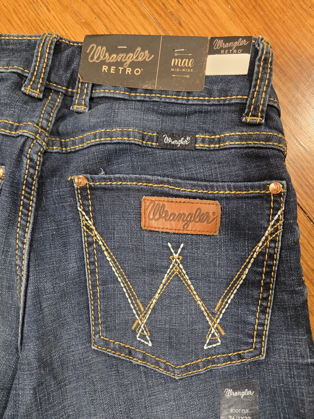 Wrangler Retro Mae Mid-Rise Bootcut Jeans Dark Wash NWT 1x32
